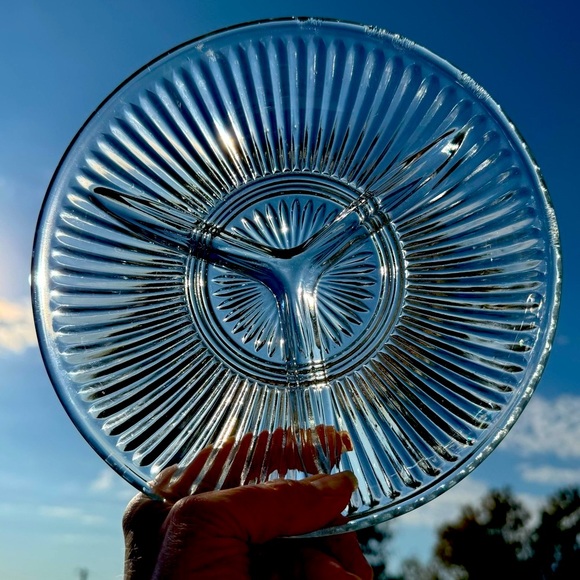 Vintage KIG Indonesia Ribbed Glass 3 Part Relish Tray Candy Nut Trinket Dish 8” - Picture 2 of 5